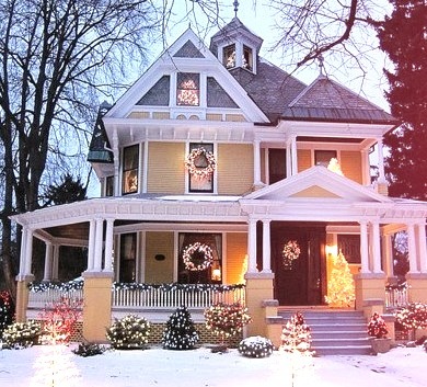 Victorian House Christmas, Pontiac, Illinois