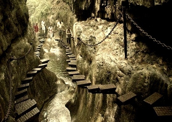 Amazing walk at west side of Taihang Mountain in Shanxi, China